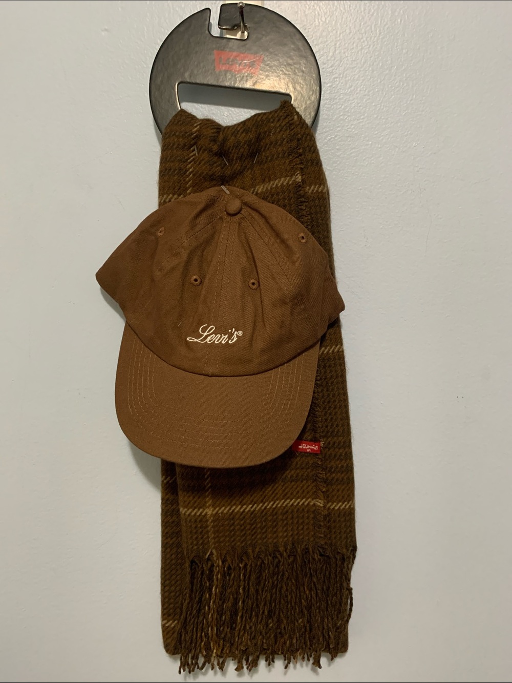 Levi's Chocolate Brown Script Logo Baseball Cap And Scarf